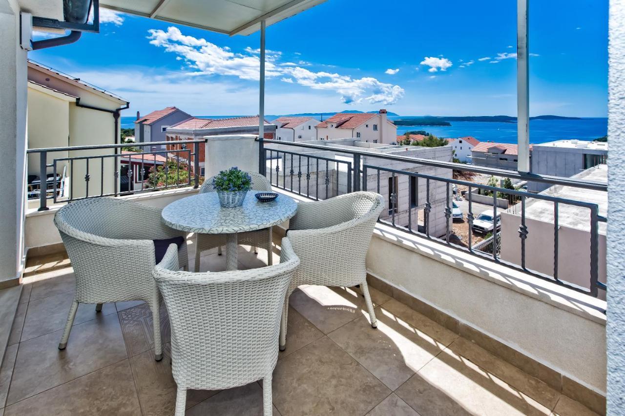 Relaxing Holiday Sunset Apartment Hvar Town Exterior photo